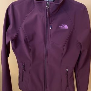Northface jacket. Size S. Purple